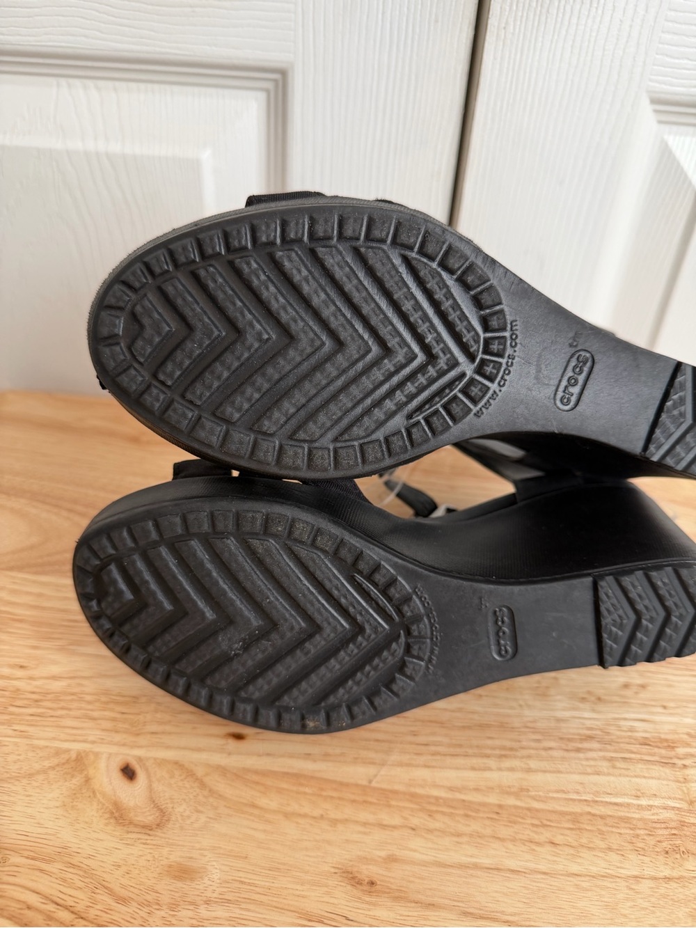 Crocs Leigh II Wedges Black Canvas Ankle Strap Sandals Y2K Minimalist Chic W7 - Picture 8 of 12